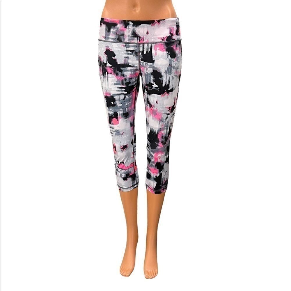 Ideology cropped leggings in Size Medium